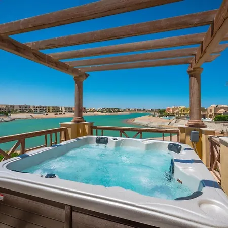 Scenic Views 3 Bedroom Villa With Private Jacuzzi In Sabina