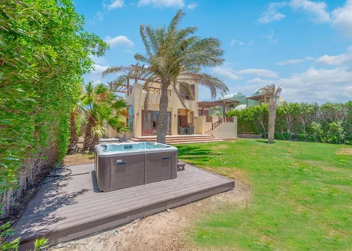 Scenic Views 3-bedroom In Sabina, El Gouna Private Jacuzzi & Lagoon Access Appartamento *