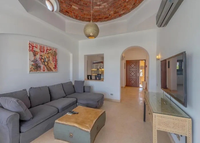 Scenic Views 3-bedroom In Sabina, El Gouna Private Jacuzzi & Lagoon Access Hurghada