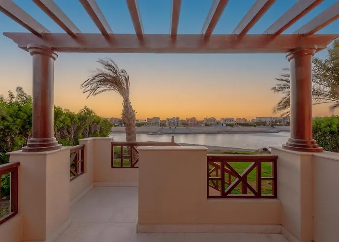 Scenic Views 3-bedroom In Sabina, El Gouna Private Jacuzzi & Lagoon Access * Hurghada