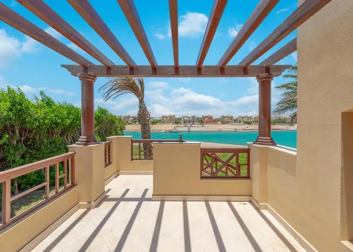 Scenic Views 3-bedroom In Sabina, El Gouna Private Jacuzzi & Lagoon Access Appartamento Hurghada
