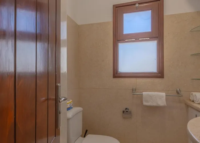Scenic Views 3-bedroom In Sabina, El Gouna Private Jacuzzi & Lagoon Access *