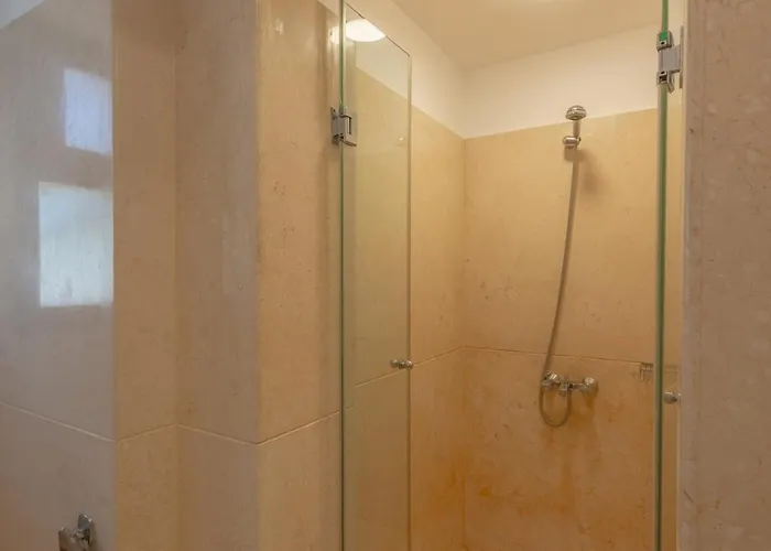 Scenic Views 3-bedroom In Sabina, El Gouna Private Jacuzzi & Lagoon Access Hurghada