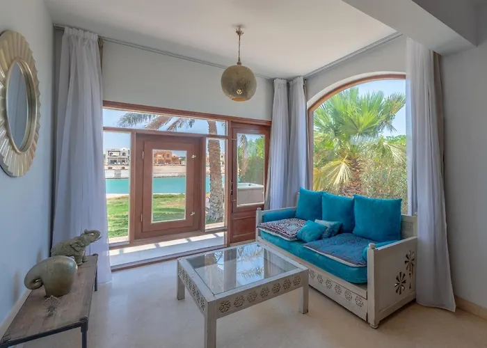Scenic Views 3-bedroom In Sabina, El Gouna Private Jacuzzi & Lagoon Access Hurghada