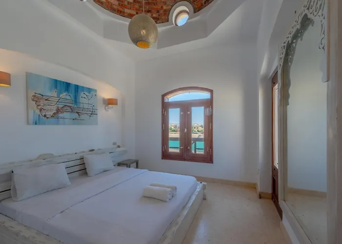 Scenic Views 3-bedroom In Sabina, El Gouna Private Jacuzzi & Lagoon Access