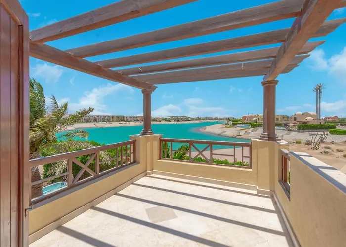 Scenic Views 3-bedroom In Sabina, El Gouna Private Jacuzzi & Lagoon Access Appartamento Hurghada