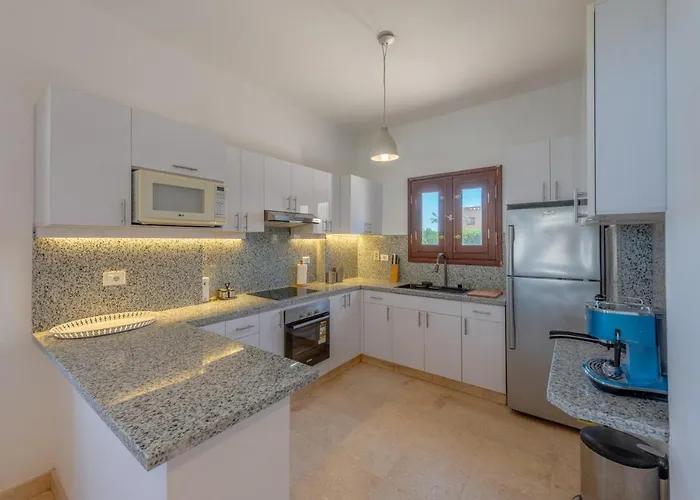 Scenic Views 3-bedroom In Sabina, El Gouna Private Jacuzzi & Lagoon Access Appartamento